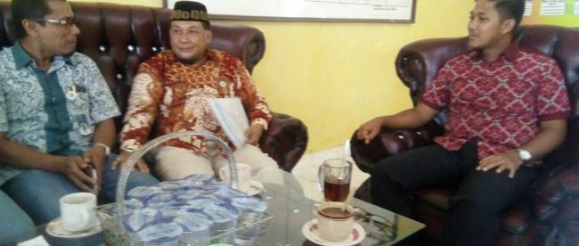 AKP Erwin Satrio Wilogo (kanan), Kasat Reskrim Polres Aceh Timur, Jumat (20/4/2018)