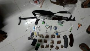 Satu senjata Api AK 56, dan 66 butir amunisi AK. 2 Megazine. Tujuh paket sabu seberat 8,03 gram, timbangan digital, alat hisap sabu serta 2 unit telpon genggam milik tersangka, berhasil diamankan sebagai barang bukti (Ist)
