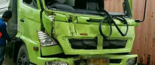 Kondisi truk yang dikemudikan Ma'mun, karuyawan JCY Ducting, setelah mengalami kecelakaan pada Februari lalu (dok. KM)