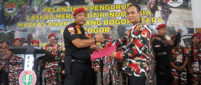 Pelantikan ketua MAC LMPI Kecamatan Bogor Utara oleh ketua MARCAB LMPI Kota Bogor Bambang Rasiantoro (dok. KM)