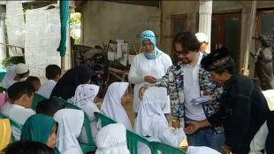 SEMABEL 80 santuni Anak Yatim dan Kaum Duafa Kampung Cibeureum RT 04 RW 09 Desa Petir, Kecamatan Dramaga Kabupaten Bogor-Jawa Barat, Sabtu 28/04/2018 (Dok. KM)