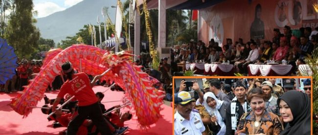 Kesenian barongsai dari Sanggar Hok Tai Bio dari Tangerang tampil dalam Pandeglang Culture Festival 2018 yang digelar Minggu 1/4/2018 di Alun- alun Pandeglang, Banten. Insert: Launching trayek Damri rute Tanjung Lesung - Bandara Soetta yang dilakukan oleh Bupati Irna Dimyati bersama Dirut Perum Damri Setia N. Milatia, Minggu, 1/4/2018 (dok. KM)