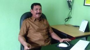 Kepala Sekolah SMAN 7 Mandau, Drs. Akmal (dok. KM)