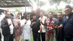 Artis dangdut tersohor Ibu Kota H. Jaja Miharja mendukung pasangan calon Bupati dan Wakil Bupati Ade Yasin-Iwan Setiawan (HADIST), Kamis 26/04/2018 (Dok. KM)