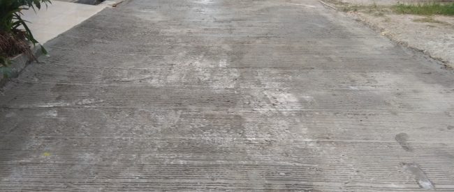 Jalan lingkungan di Perumahan Permata Hijau Permai RT 08/RW 17 Kali Abang, Bekasi Utara (dok. KM)