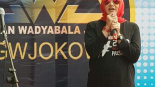 Ketua Umum Gerakan Wadyabala Jokowi, Shanty, dalam sambutannya
