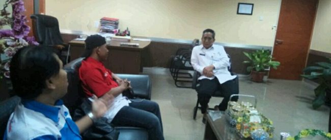 Kadisdik Kota Depok M. Thamrin saat menerima audiensi pengurus PWRI Kota Depok, Kamis 10/5/2018 (dok. KM)