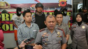 Kapolres Bogor AKBP Andi Moch. Dicky saat memberikan keterangan pers di Mapolres Bogor, Cibinong, Selasa 22/5 (dok. KM)