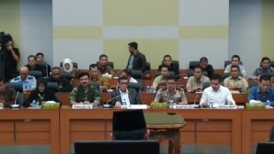 Raker Komisi I DPR RI dengan Panglima TNI dan Menkumham, Kamis 24/5 (dok. KM)