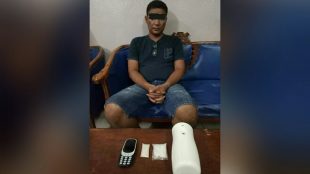 Pengedar sabu-sabu yang dibekuk polisi di Duri, Selasa pagi 22/5 (dok. KM)