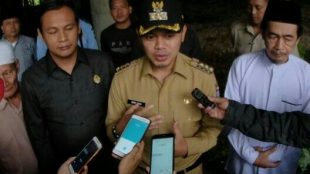 Walikota Bogor Bima Arya Sugiarto saat mengunjungi Masjid Agung Kota Bogor, Senin 25/6/2018 (dok. KM)