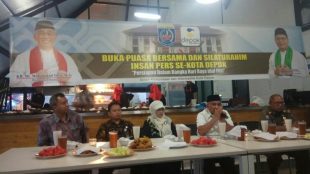 Walikota Depok KH. Mohammad Idris Didampingi Jajarannya Saat Memberikan Sambutan Dihadapan Insan Pers Se-Kota Depok (8/6)