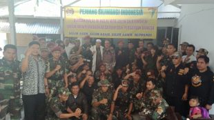 Aktivis Pejuang Siliwangi Indonesia saat berfoto bersama anggota Pusdik Intel di Ciomas, Bogor 01/07/2018 (dok. KM)