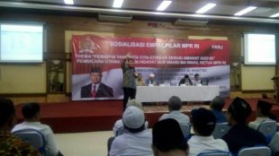Politisi PKS Mardani Ali Sera saat memberikan materi pada acara Dialog Empat Pilar di Masjid Agung Al Azhar, Jakarta, Rabu 11/7 (dok. KM)