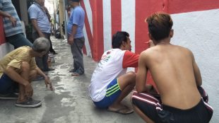 Warga Kp. Pahlawan, Empang, Kota Bogor, Merah Putihkan lingkungannya (dok. KM)