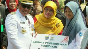 Siswa yang menerima penghargaan dari Pemkot Depok, Jumat 17/8/2018 (dok. KM)