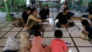 Muhammad Tavip saat memberikan pelatihan di Joglo Nusantara, Setu Pengasinan Depok (dok. KM)