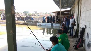 Kolam pemancingan Indah Rawalestari di Desa Rawapanjang, Bojonggede, Bogor (dok. KM)