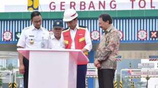 Presiden Joko Widodo meresmikan jalan tol Depok-Antasari (Desari) seksi I ruas Antasari-Brigif pada Kamis, 27 September 2018. Peresmian ruas tol sepanjang 5,8 kilometer ini berlangsung di Gerbang Tol Cilandak Utama, Jakarta Selatan