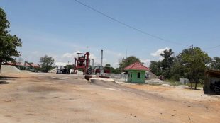 Alat pencampur aspal (AMP) milik PT. Artha Karya Internusa di Kabupaten Bangka (dok. KM)