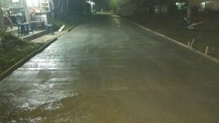 Pekerjaan pengecoran jalan di Desa Sumber Jaya, Kecamatan Tambun Selatan, Kabupaten Bekasi (dok. KM)