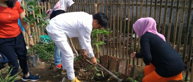 Giat Tanam Pohon GTP ke-191 di Kelurahan Margajaya, Kecamatan Bogor Barat, Minggu 7/10/2018 (dok. KM)