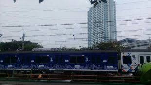 KRL KA 1962 anjlok diatas jembatan Palmerah arah Kebayoran Lama pada hari Sabtu 13/10/2018 (dok. KM)