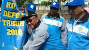 Walikota Depok didampingi Kadisdik Kota Depok saat meresmikan Porseni PGRI ke-73 di Stadion Yayasan Pendidikan Budi Insani, Sabtu 13/10/2018 (dok. KM)