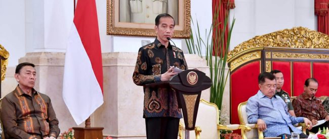 Presiden Joko Widodo dalam rapat kabinet paripurna di Istana Negara pada Selasa, 16 Oktober 2018.