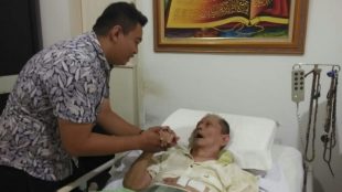 Caleg DPRD Kota Bogor Harry Ara saat mengunjungi mantan Walikota Bogor Eddy Gunardi, Sabtu 20/10/2018 (dok. KM)