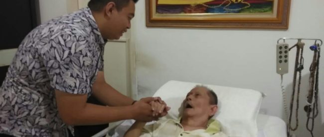 Caleg DPRD Kota Bogor Harry Ara saat mengunjungi mantan Walikota Bogor Eddy Gunardi, Sabtu 20/10/2018 (dok. KM)