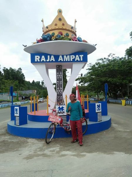 Damin, warga Lampung yang bersepeda ontel keliling Indonesia hingga mencapai Papua (dok. KM)