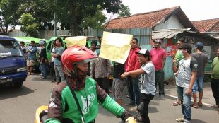 Unjuk rasa sopir Angkutan Umum 01/21 di Kantor Dishub Kota Bogor, Selasa 13/11/2018 (dok. KM)