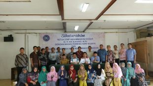 Foto bersama ketua, BPH dan dosen STKIP Muhammadiyah Bogor