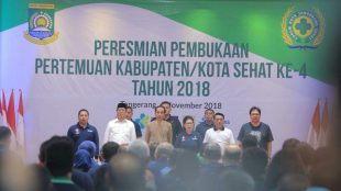 Presiden RI Joko Widodo membuka seminar Kota Sehat di Ruang Al Amanah, Pusat Pemerintahan Kota Tangerang, Minggu 4/11/2018 (dok. KM)