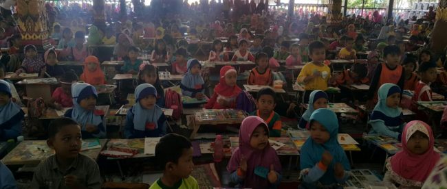 1500 anak mengikuti lomba mewarnai yang diadakan dalam rangkaian Romansa Purworejo Expo 2018 di kawasan Pendopo Kabupaten Purworejo, Minggu 4/11/2018 (dok. KM)
