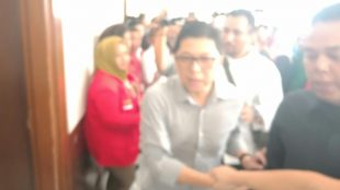 Tedja Widjaja meninggalkan ruang sidang di PN Jakarta Utara usai putusan sela, Kamis 22/11/2018 (dok. KM)