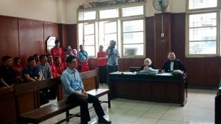 Tedja Widjaja saat menjalani persidangan kasus penggelapan dan penipuan di PN Jakarta Utara, 28/11/2018 (dok. KM)