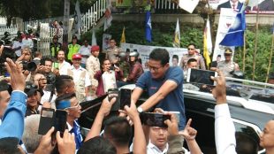 Sambutan Relawan dan Warga Kota Bogor Kedatangan Cawapres Sandiaga Uno, Kamis 8/11 (dok. KM)