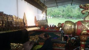 Festival Kaliputih juga diisi dengan pentas 5 dalang cilik yang diselenggarakan di kawasan Waduk Sempor Kabupaten Kebumen, Minggu 25/11/2018