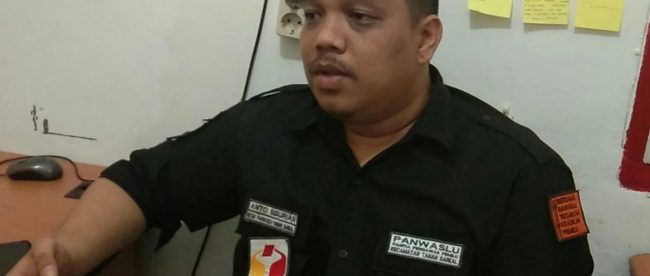 Ketua Panwaslu Kecamatan Tanah Sareal, Supriantona Siburian (dok. KM)