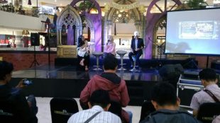 Menyambut Natal Dan Tahun Baru 2019 Cibinong City Mall (CCM) kembali menghadirkan wahana Ice Skating (dok. KM)