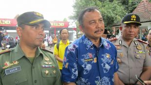 Bupati Purworejo Agus Bastian memberikan keterangan pada Pembukaan Festival Kuliner Purworejo 2018 di area Pendopo Rumah Dinas Bupati Purworejo pada hari Jumat 7/12/2018 (dok. KM)