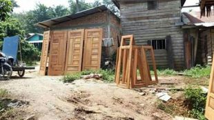 Kilang/panglong yang menampung kayu hasil pembalakan liar (dok. KM)