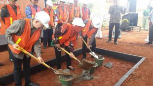 Peletakan batu pertama pembangunan Indokeppel Data Center di Kabupaten Bogor, Kamis 17/1/2018 (dok. KM)