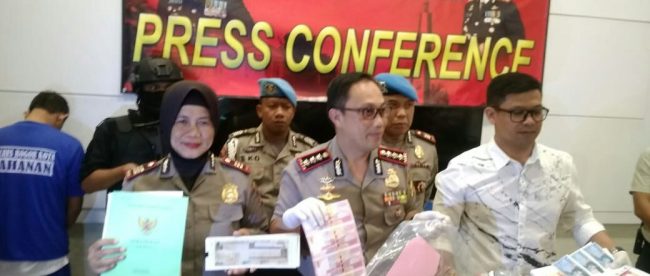 Konferensi pers pengungkapan pencetakan uang palsu oleh Polresta Bogor Kota, Kamis 3/1/2019 (dok. KM)
