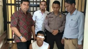 Tersangka kasus pencabulan yang diamankan pihak kepolisian WD (25) di Mapolsek Perhentian Raja, Kabupaten Kampar, Riau (dok. KM)