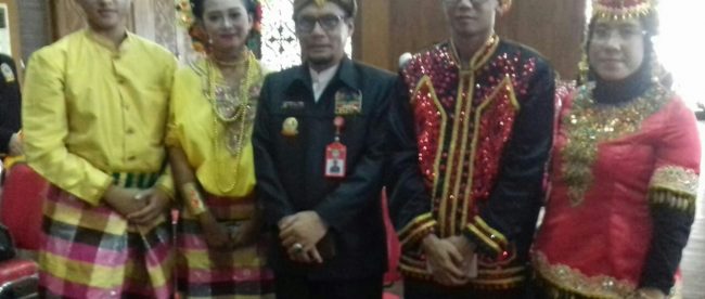 Ketua Umum LEMTARI Suhaili Husein Datuk Mudo bersama pengurus LEMTARI dari Sulawesi (dok. KM)