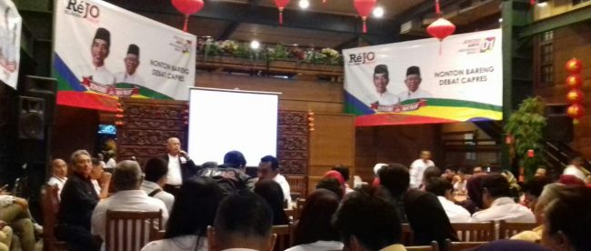 Nobar debat capres yang digelar Relawan Jokwi (ReJO) di Restauran Beautika Jalan Abdul Muis, Jakarta Pusat, Minggu malam 17/2/2019 (dok. KM)