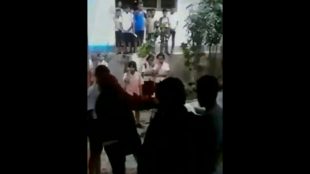 Tangkapan layar dari video viral pemukulan terhadap siswa SMPN 1 Rote Selatan (dok. KM)